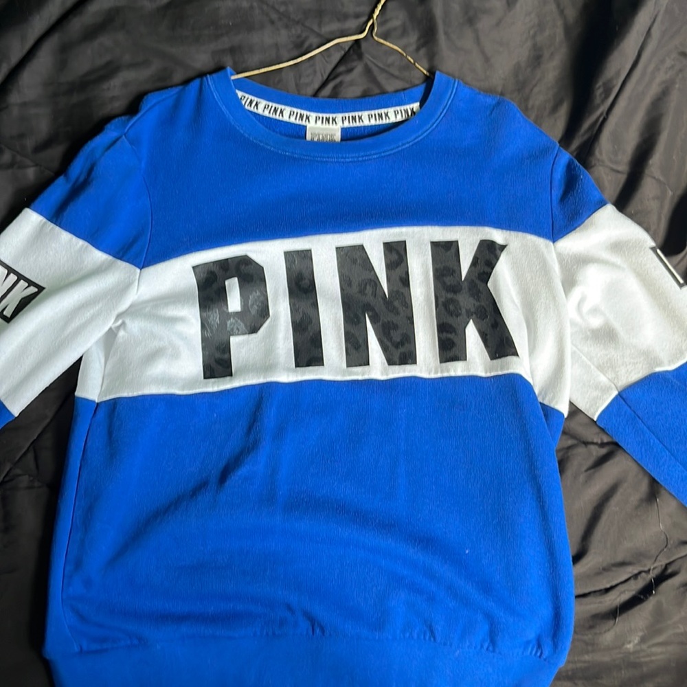 its been sitting in my closet for awhile, thought id sell it